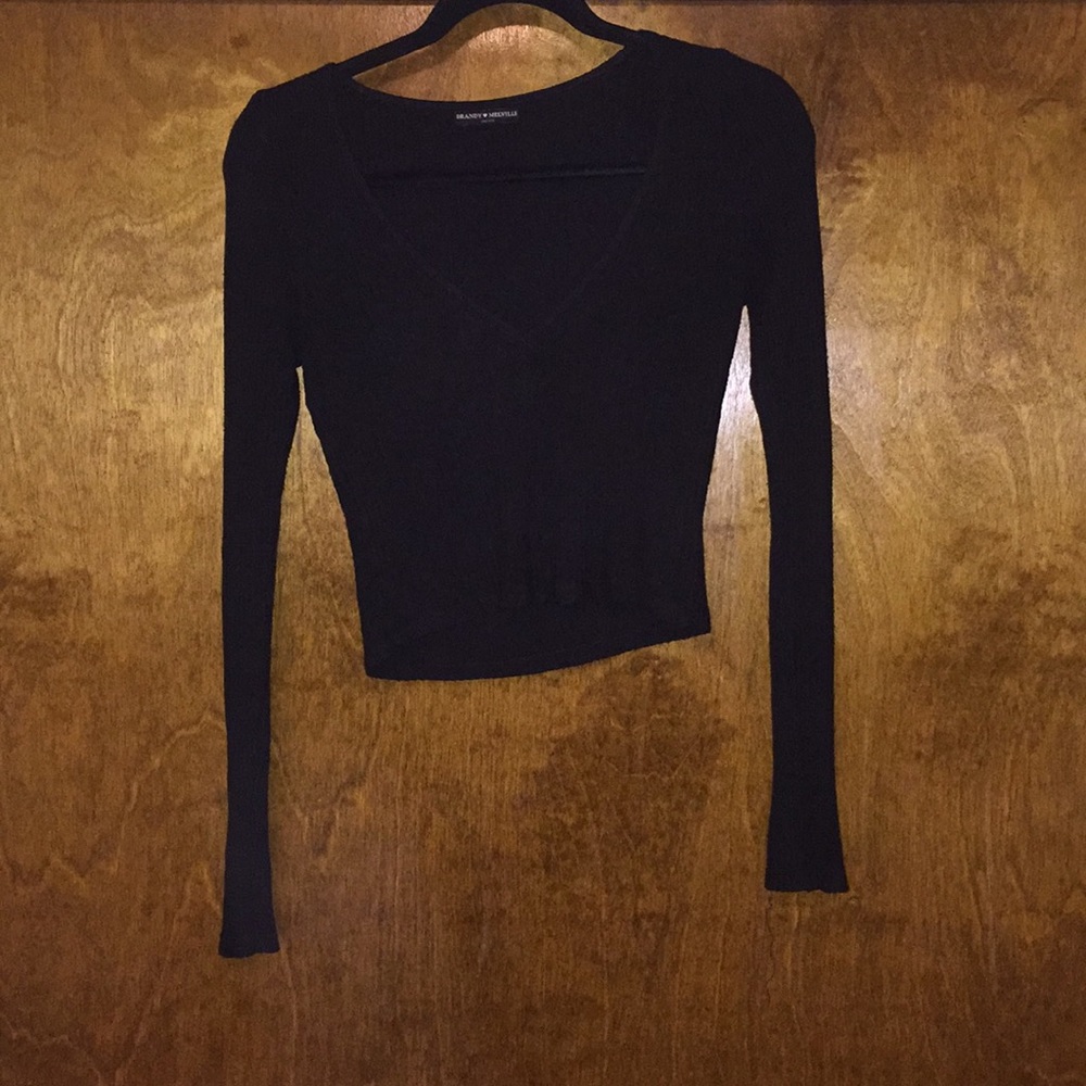 BRANDY MELVILLE Black Long sleeved V-neck crop top